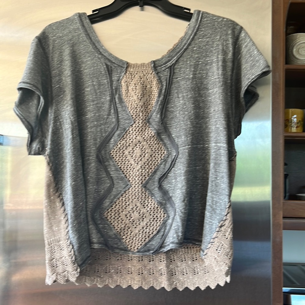 Free People Heathered Grey Short sleeve w/ Taupe Crochet Inset and Back. Sz L